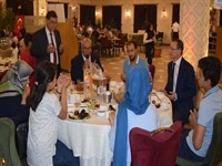 Öksüz ve Yetim Çocuklu Ailelere İftar Yemeği Düzenledi